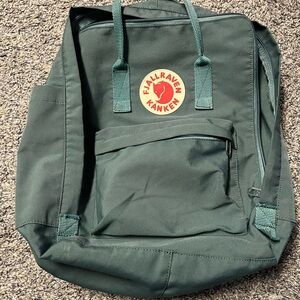 Classic Backpack in Dark Green